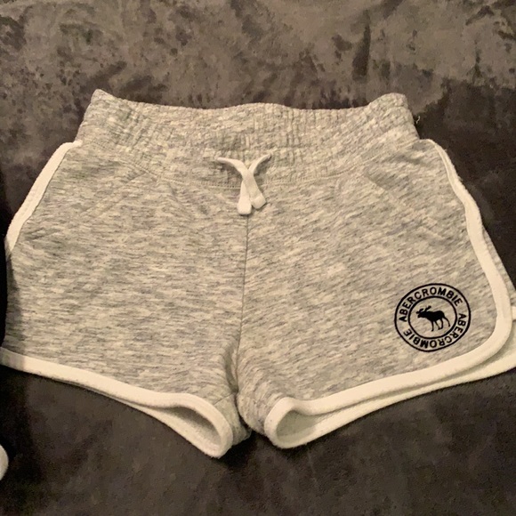 2 Abercrombie kids shorts - Picture 3 of 6